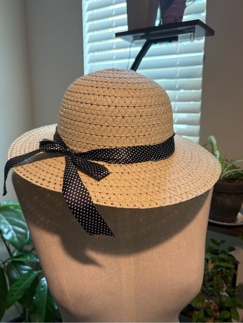 Women's Natural Straw Sun Hat with Black Polka Dot Ribbon